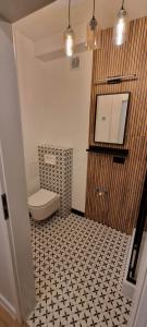 AZZZ1firma-remontowa-sosnowiec-katowice-malowanie-natryskowe-remonty-mieszkan-gladzie-malowanie-scian-agregatem-wykonczenia-Remontim001-FIRMA-REMONTOWA-SOSNOWIEC-REMONTI1 (11) 1 drewno łazienka 1